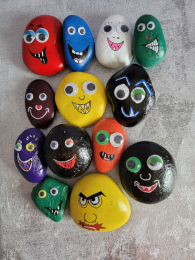 Stage cailloux multicolores et rigolos aux cours de Agnès Prigent agnesp-artiste.fr